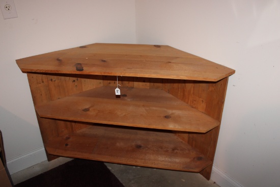 Wood corner shelf