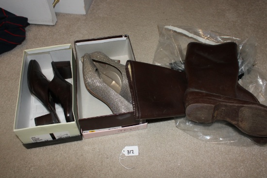 Lot of Womens shoes and boots