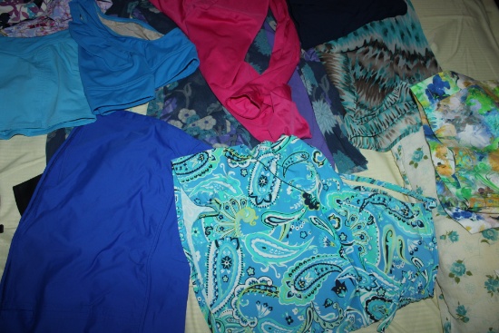 Large lot of womens clothing.
