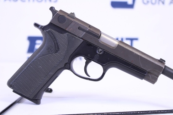 Smith & Wesson Model 915 9mm