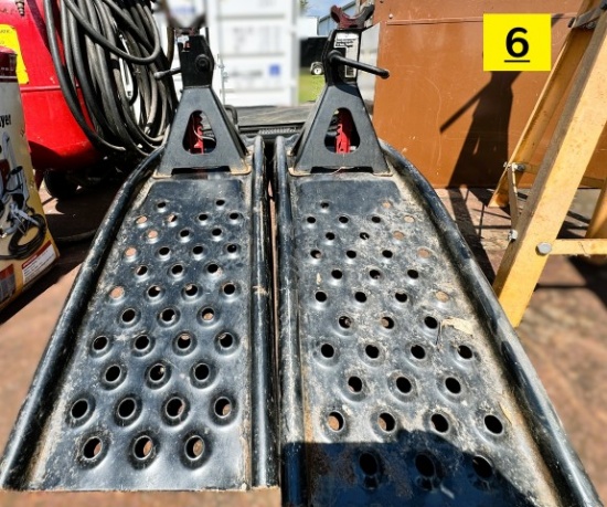 Pair of car ramps & pair of Jack stands