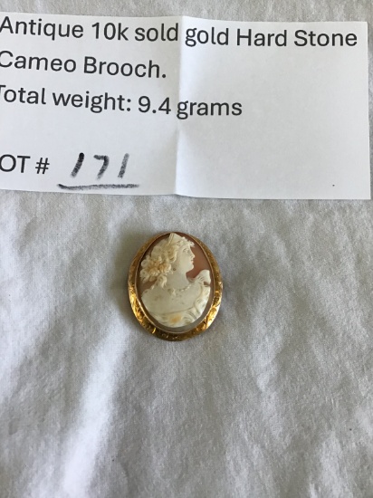 Antique 10k solid gold Hard Stone Cameo Brooch