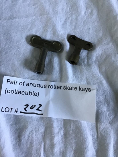 Pair of antique roller skate keys (collectible)
