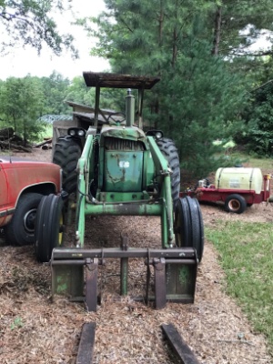 John Deere 4020 tractor with 148 loader, forks & bucket