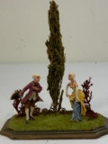 VINTAGE DISPLAY 18TH CENTURY DRESSED FIGURINES ON BASE STAND