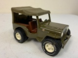 VINTAGE TOY METAL JEEP MODEL
