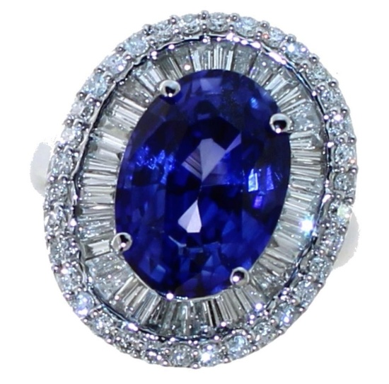 14kt Gold 9.73 ct Oval Sapphire & Diamond Ring