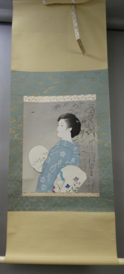 Signed Shinsui Pigment on Silk Scroll Painting of Beauty