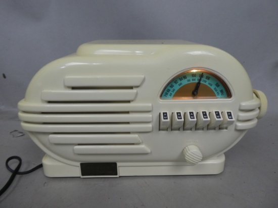 Crosley Art Deco White Plastic Model CR-3 Limited Editing Radio