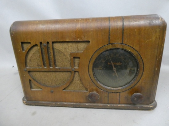 Coronado Art Deco Model 650 Brown Wood Table Top Tube Radio
