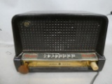 GE General Electric Standard Broadcast Maroon Plastic Table Top Tube Radio