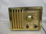 RCA Victor Model 75X11 Maroon Plastic Table Top Tube Radio