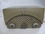 Motorola Painted black Plastic Model 72XM Table Top Tube Radio