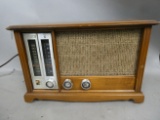 Zenith Model N731 Long Distance Wood Table Top Tube Radio