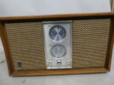 GE General Electric Model T-270A Wood Table Top Tube Radio