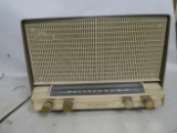 GE General Electric Mussphonic Dual Speaker Model T-210B Plastic Radio