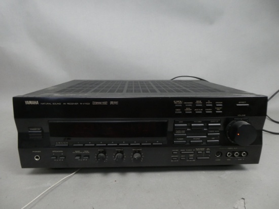 Yamaha Model R-V1103A 300 Watt Natural Sound AV Receiver
