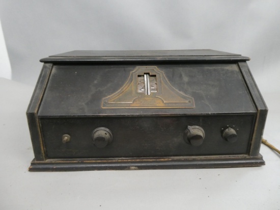 Antique Neutrowound Model 1928 Tube Wood Case Radio