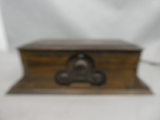 Antique Ozarka Corona Model 78 Tube Table Top Radio