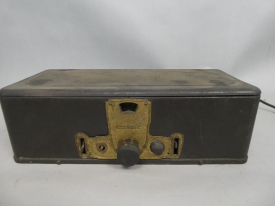 Antique Crosley Bandbox Model 601 Radio in Metal Case