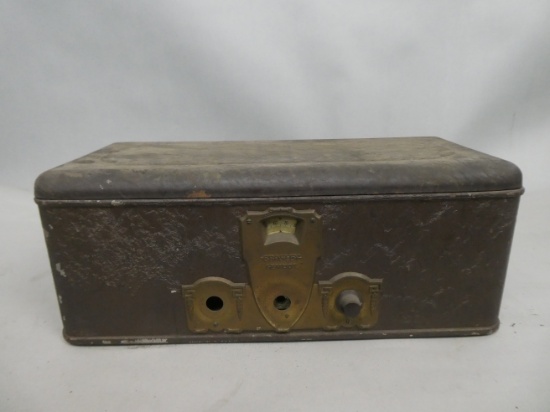 Antique Crosley Gembox Tube Table Radio in Metal Case