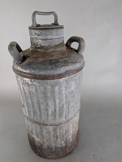 Columbian Steel Tank Co Screw Top Lube Oil Can with Handles