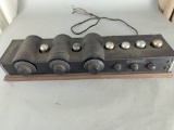 Neutrowound Super-Six Radio with Six Vacuum Tubes and Tuning Knobs