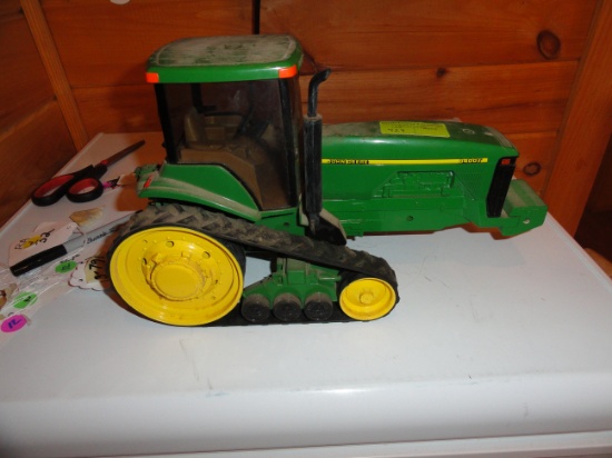 Toy - JD 8400T tractor with cab