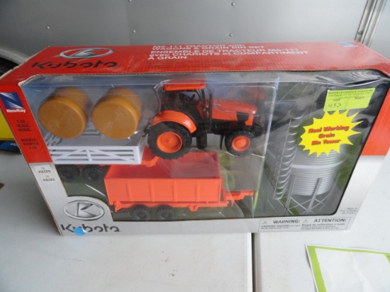 Toy - Kubota M5-111 Tractor with wagons and grain bin set