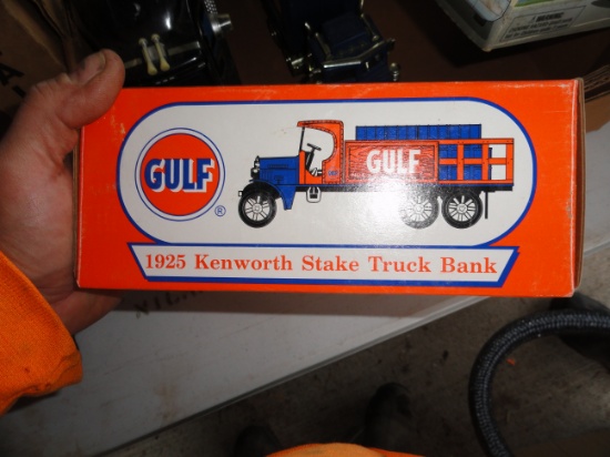 Gulf 1925 Kenworth stake truck bank