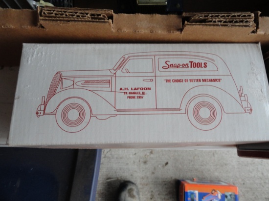 Toy - Variety of Snap on collectables