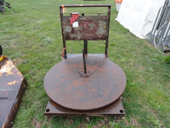 Round bale unroller