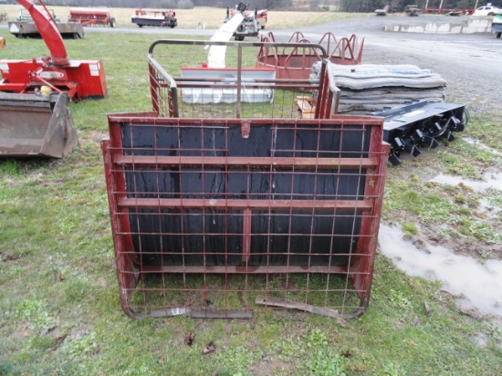 Billy goat feeder