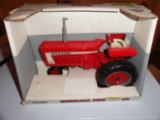 Toy - Farmall 706 tractor