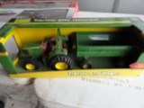 Toy - JD tractor and wagon