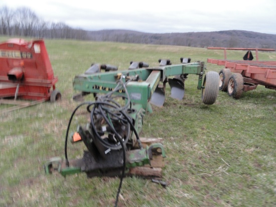 JD A 2600 4bm plow