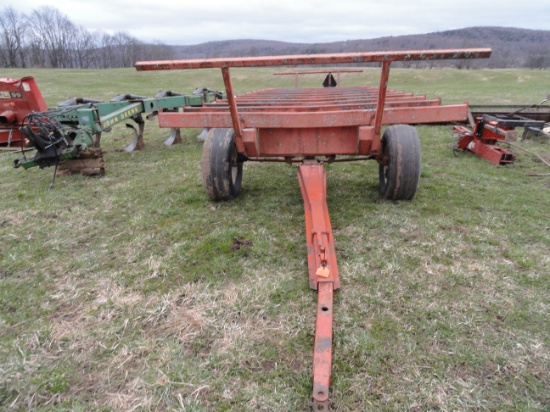 24ft round bale wagon on tandem running gear