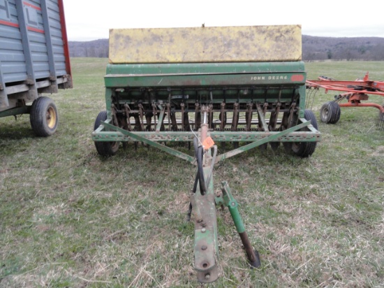 JD 8250 8ft grain drill