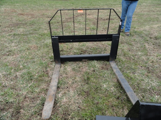 NEW -Tomahawk 42in quick attach  pallet forks