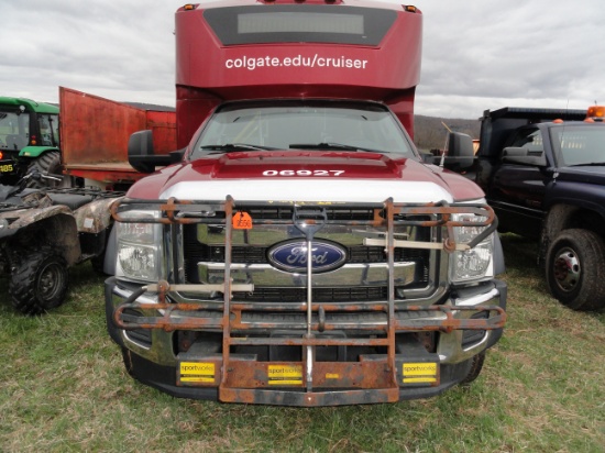 2016 Ford F550 passenger bus.   HAS TITLE