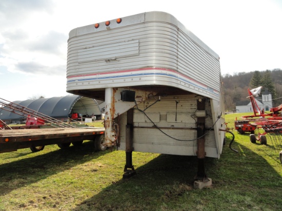 1997 All American aluminum 30 ft goose neck cattle trailer.   HAS TITLE