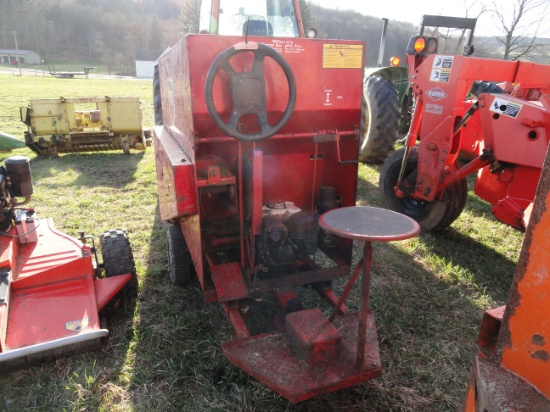Uebler 810 feed cart