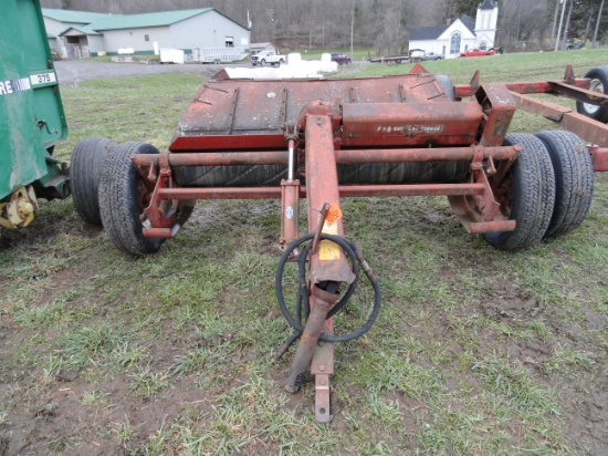 International McCormic 33 hay crimper