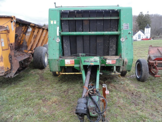 JD 375 Round baler