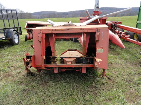 Gehl 2 row corn head
