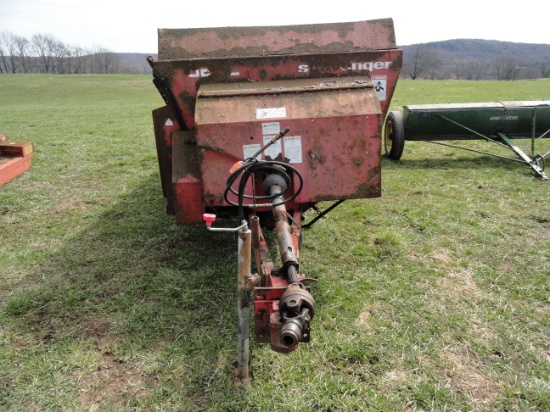 Gehl 7832 Slinger Spreader