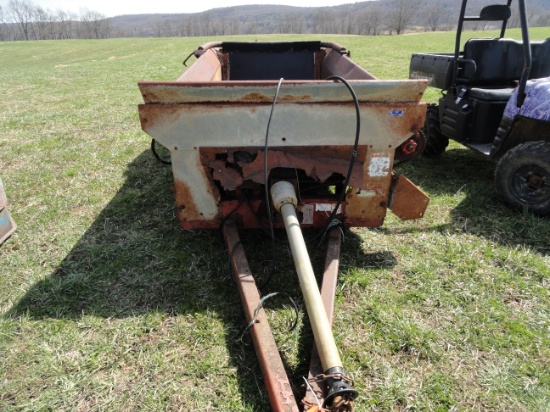 New Holland manure spreader.  ROUGH SHAPE.  No shaft
