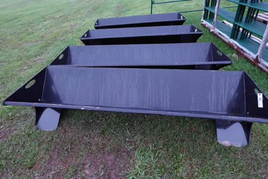 NEW - 90IN Steel feeder