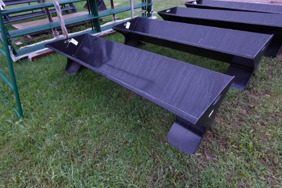 NEW - 90IN Steel feeder