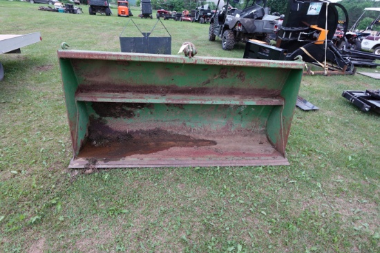 JD style quick attach loader bucket